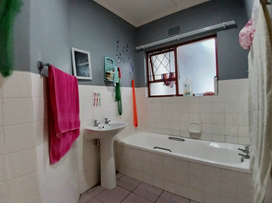 4 Bedroom Property for Sale in Beacon Bay Eastern Cape